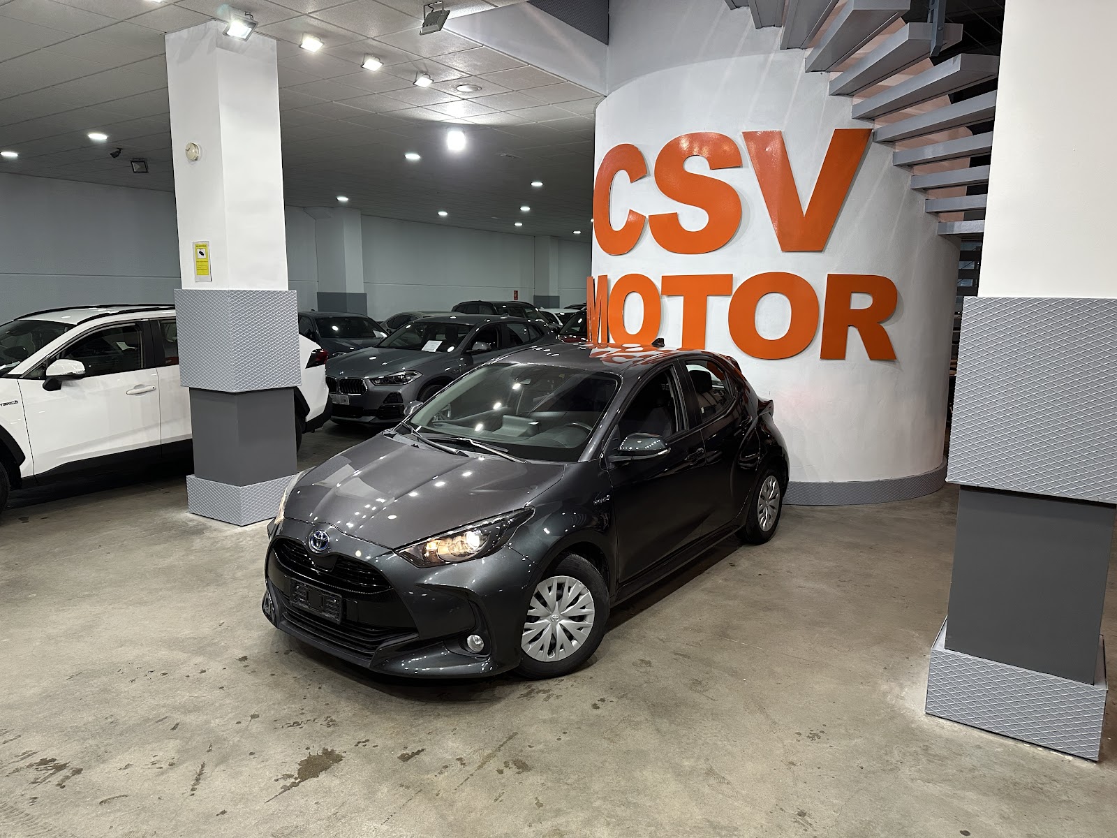 TOYOTA YARIS 120H 116CV BUSINESS PLUS