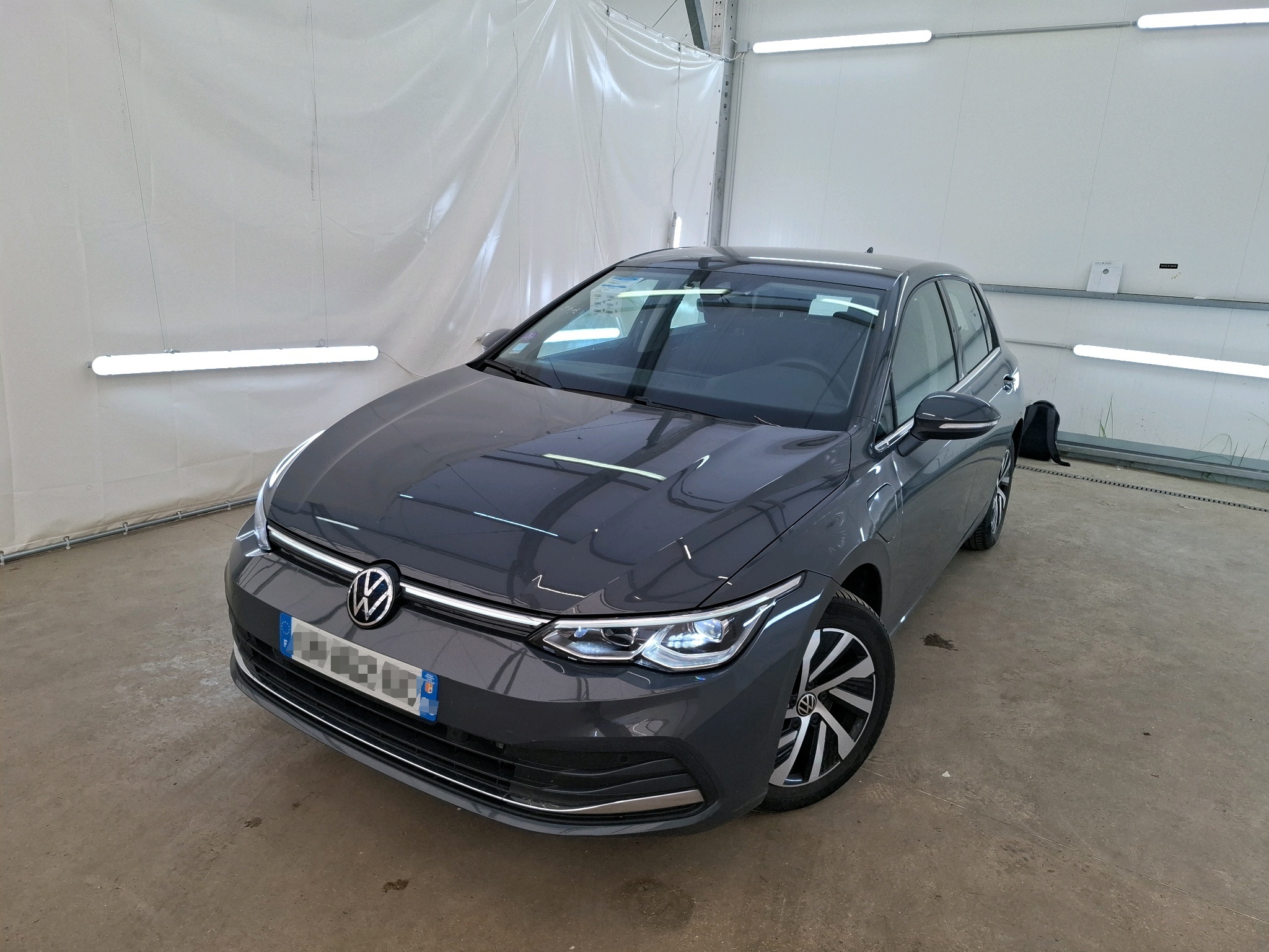 Exterior de Volkswagen Golf 2022 · foto real CSV Motor
