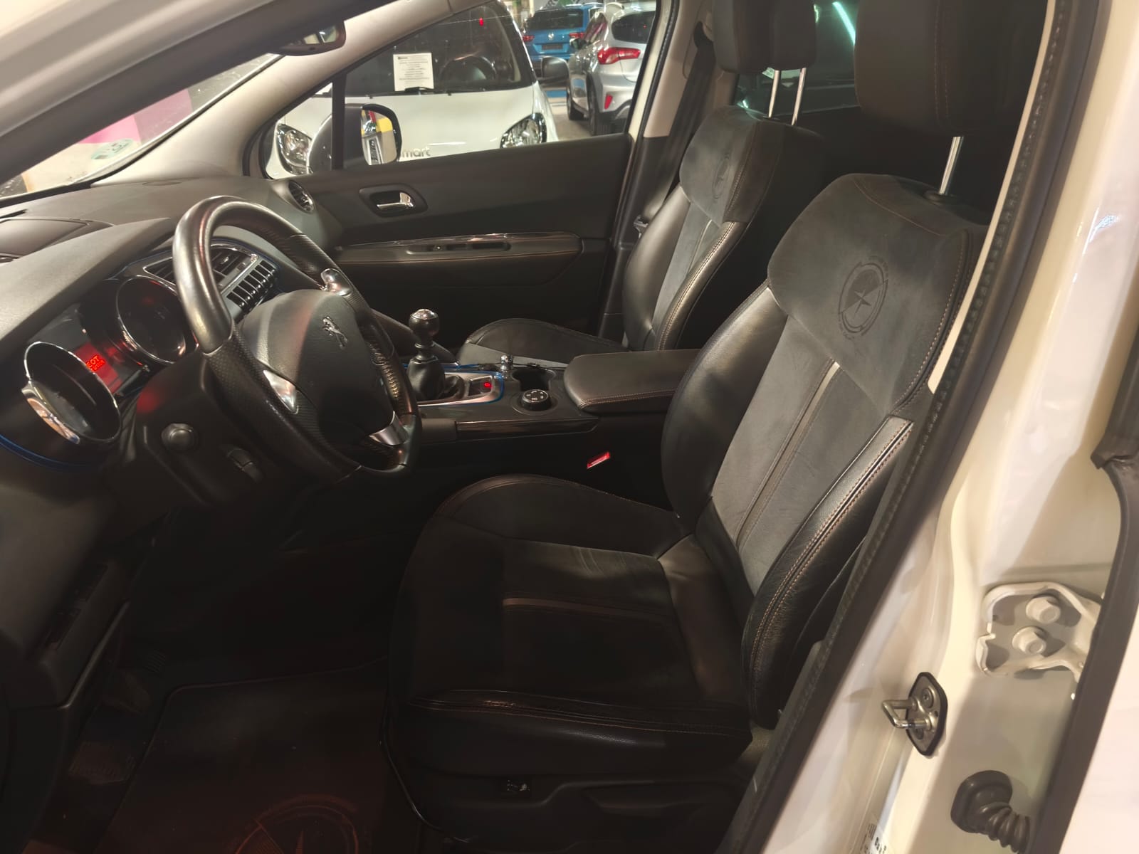 Foto 5 de PEUGEOT 3008 2015 en venta en CSV Motor Valdefuentes