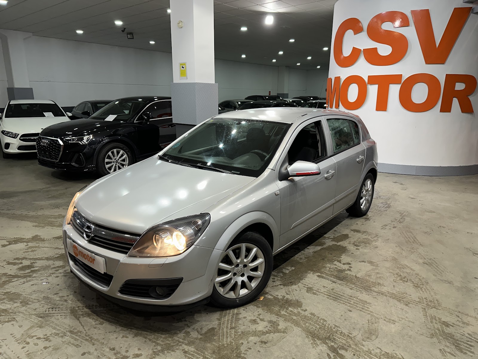 Foto 6 de Opel Astra 2006 en venta en CSV Motor Valdefuentes · color Gris