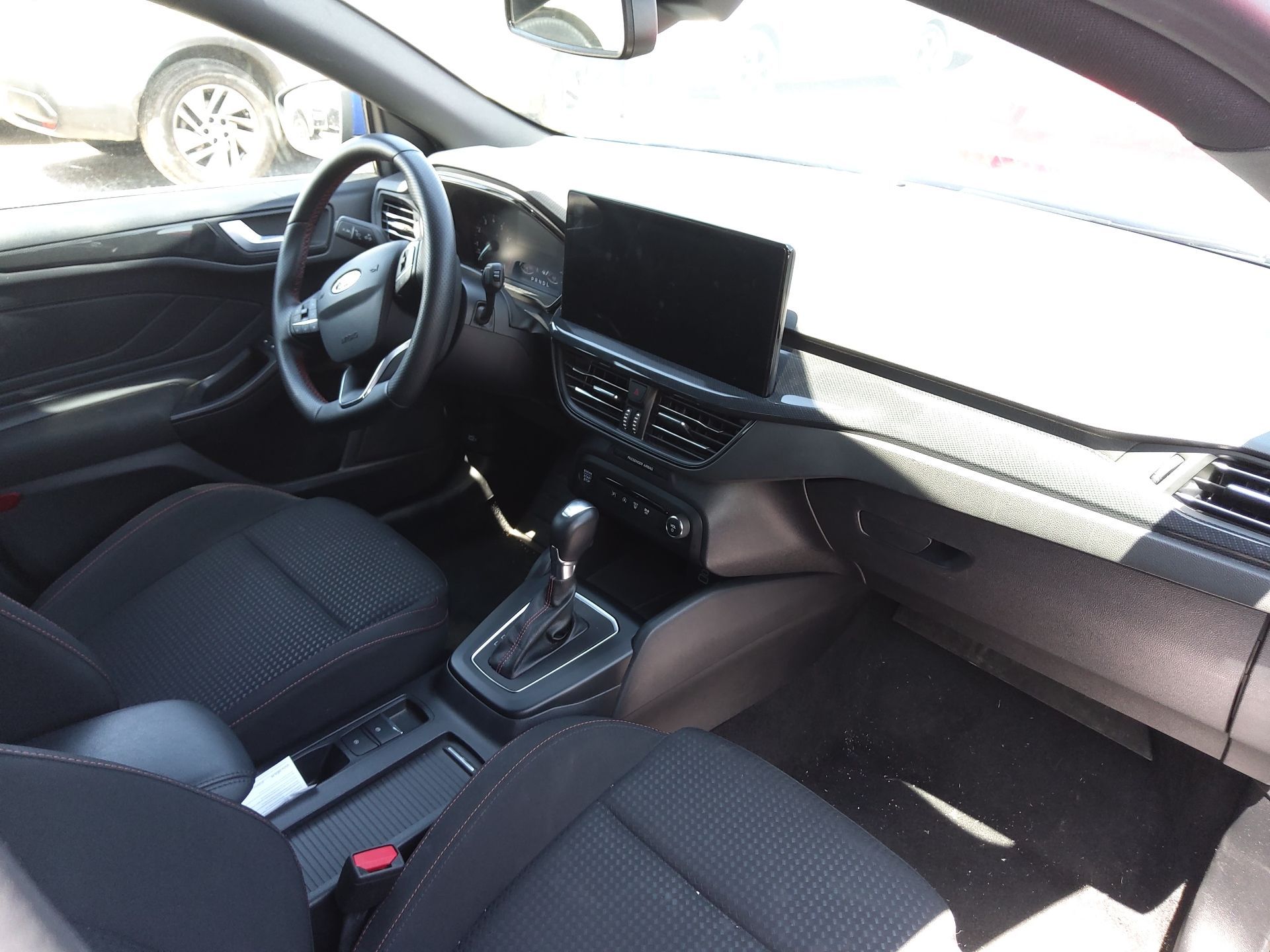 Foto 3 de FORD FOCUS 2024 en venta en CSV Motor VALDEFUENTES