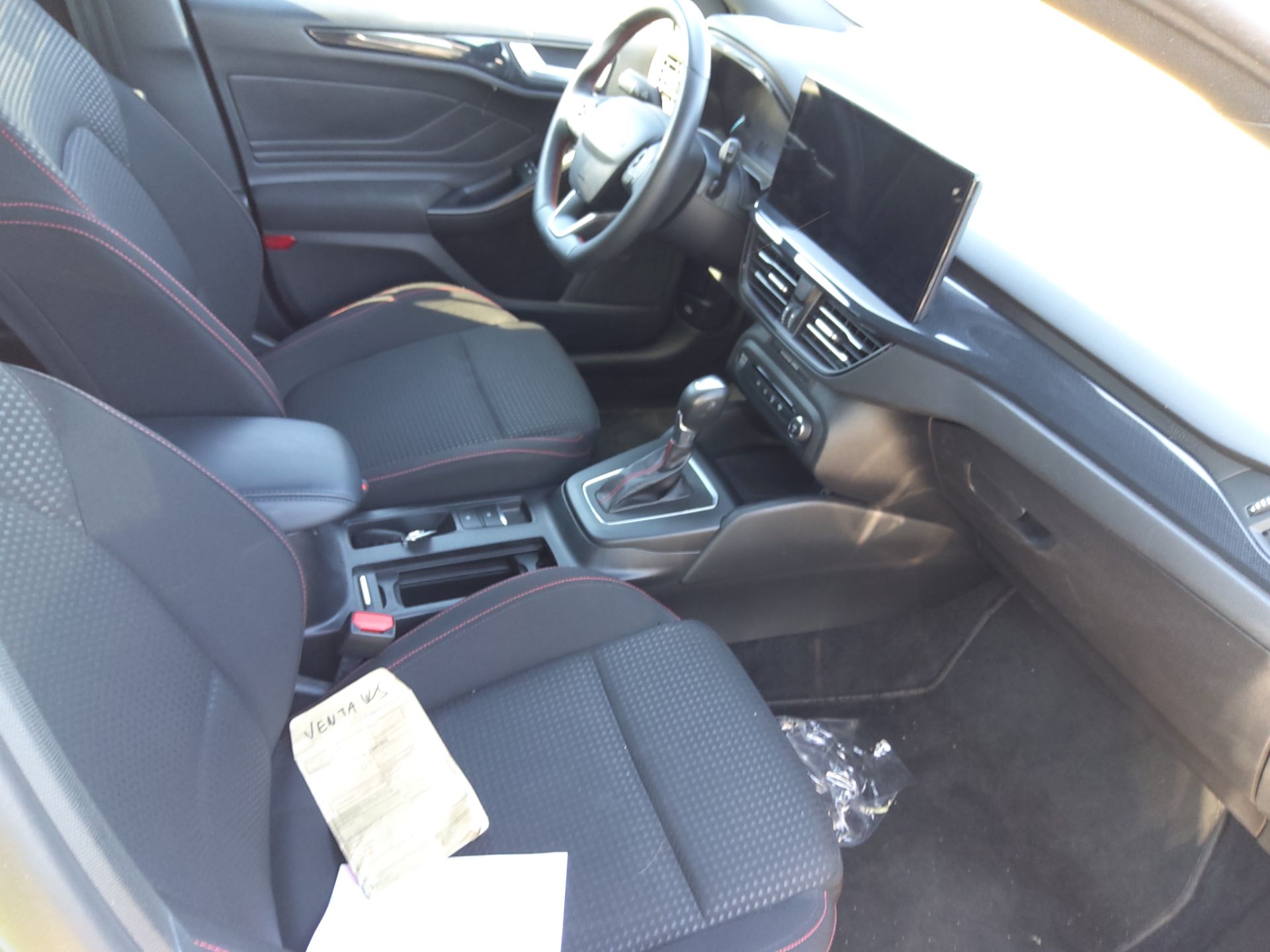 Foto 3 de FORD FOCUS 2024 en venta en CSV Motor VALDEFUENTES